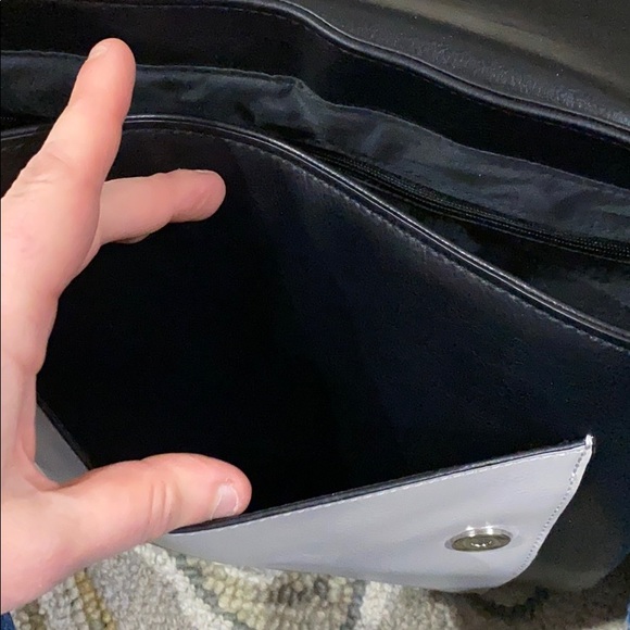 💕 Kenneth Cole reaction gorgeous vegan backpack💕 - Picture 13 of 14